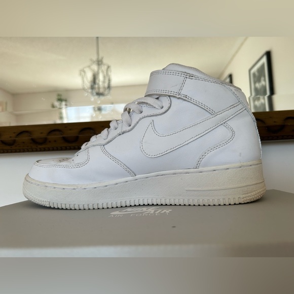 Nike Air Force 1’s - Picture 4 of 6